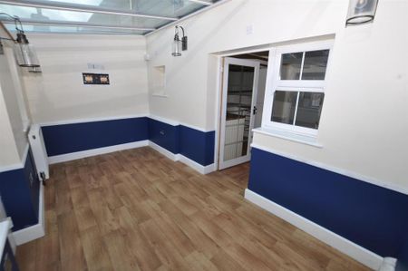 2 bedroom end of terrace house to rent - Photo 4