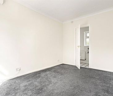 3 bedroom bungalow to rent - Photo 2