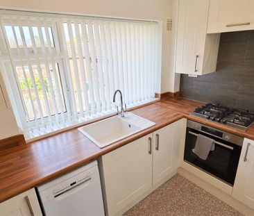 Stonebury Avenue, Coventry - First Floor Maisonette with Large Garden - Photo 4