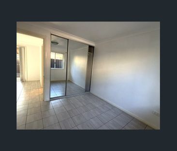 Beautiful 2 Bedroom Home Close to Station - Photo 1