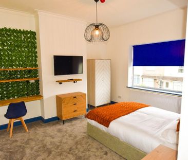 1 bedroom in a house share to rent - Photo 1