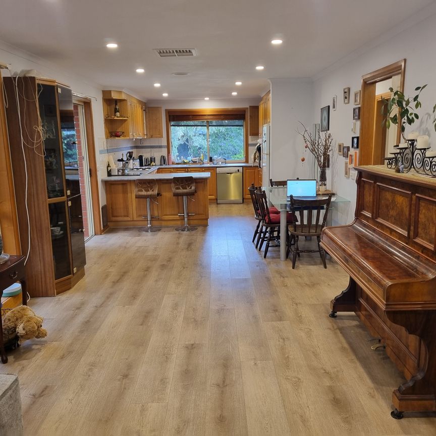 Altona Meadows - Photo 1