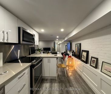 Semi-Detached Home For Lease | C8127506 - Photo 1