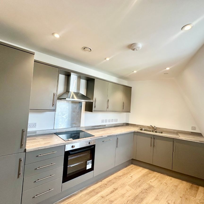 Furnished one bedroom apartment in the heart of the city centre - Photo 1