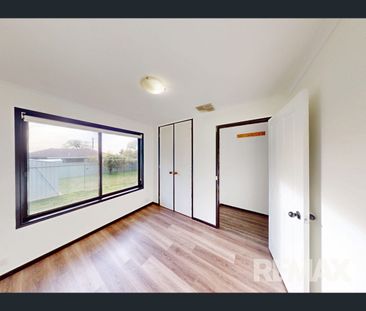 9 Eldershaw Drive, Forest Hill, NSW 2651 - Photo 3