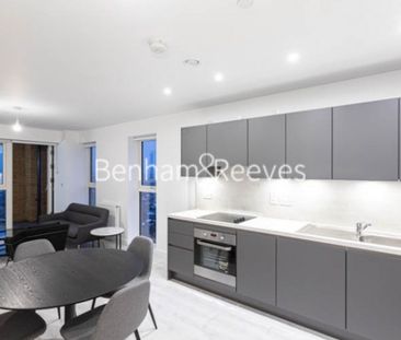 1 Bedroom flat to rent in East Acton Lane, Acton, W3 - Photo 3