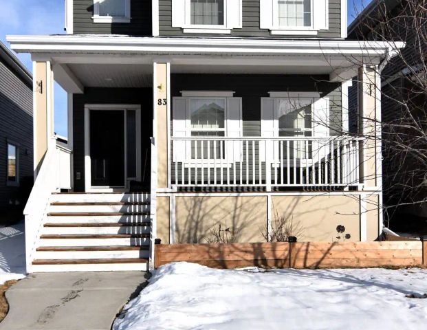 REDUCED!!! Spacious home, quiet neighborhood, close to high school & amenities — 3 Bedrooms House - Photo 1