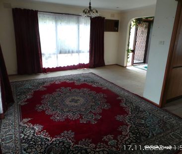 SPACIOUS 4 BEDROOM IN ENDEAVOUR HILLS WITH A POOL - Photo 1