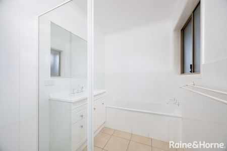 5/43-47 Hutchison Circuit, Crestwood NSW 2620 - Townhouse For Rent | Domain - Photo 5