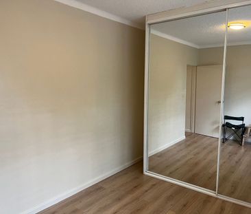 1/141 Good St, Rosehill, NSW 2142 - Photo 5