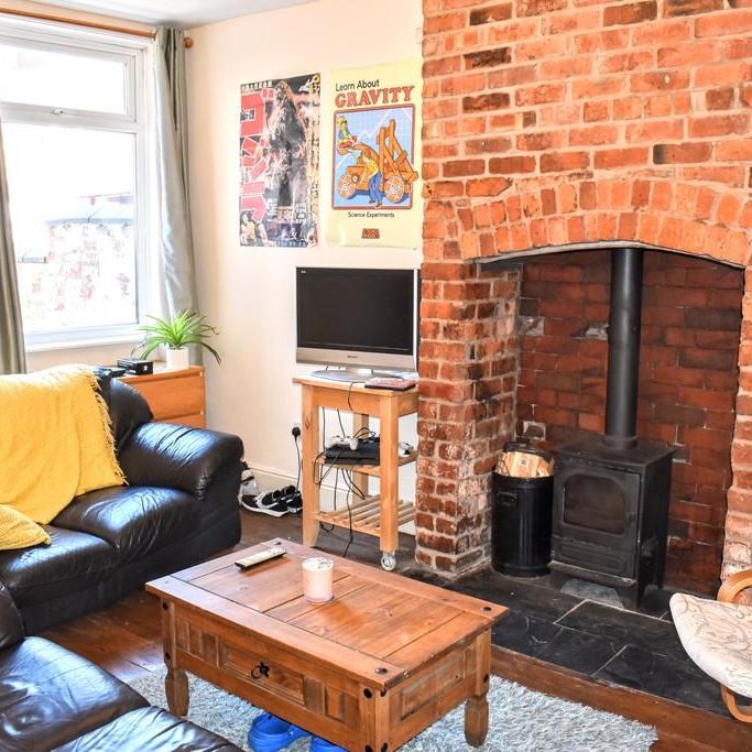 2 bedroom terraced house to rent - Photo 1