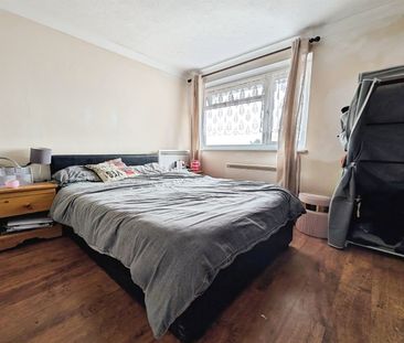 Lawson Court, Sydney Road, SO15 - Photo 3