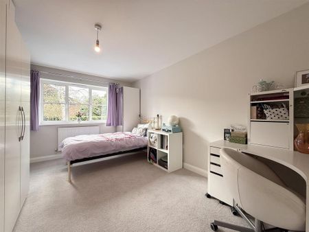 6 bedroom detached house to rent - Photo 3