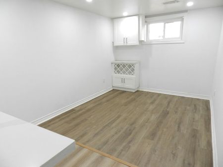 For Lease - 3406 ELLENGALE Drive Unit# LOWER, Mississauga, Ontario - Photo 2