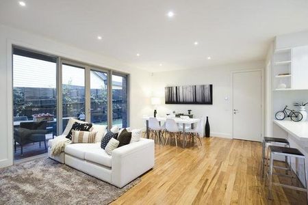 Stunning Quality Home - Photo 5