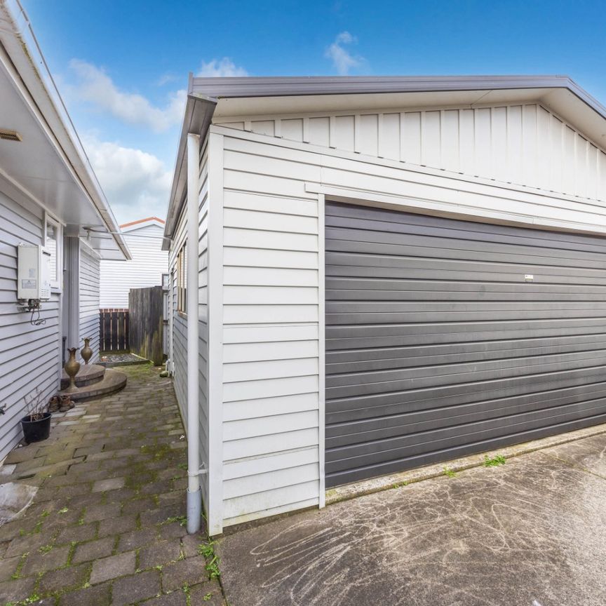 74 Vardon Road, Saint Andrews — - Photo 1