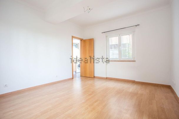 Apartamento em Estrada de Benfica, São Domingos de Benfica - Foto 1