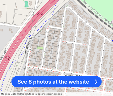 BEAUTIFUL FAMILY HOME IN PRIME LOCATION - Photo 1