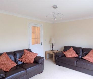 3 Bedroom End Terraced House - Photo 3