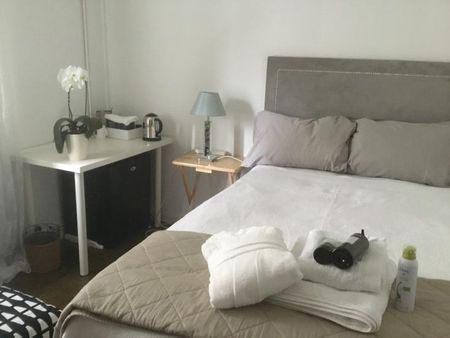 Large Double Room Baker St/Regents Park close to tube to City/West End - Photo 2