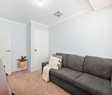 Spacious 4 bedroom Home in Settlers Hill! - Photo 6