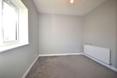 2 bedroom semi-detached house to rent - Photo 3