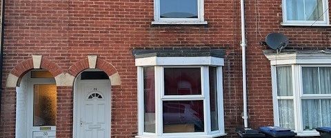 Martyrs Field Road Room 1 - Photo 1