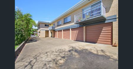 1/32 Birdwood Street, Coorparoo, Qld 4151 - Photo 3