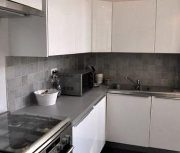 Appartement te huur in Ukkel voor € 1.100 met 2 slaapkamers - Photo 4