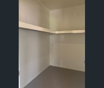 Modern Family Living in Glen Eden Estate - Photo 1