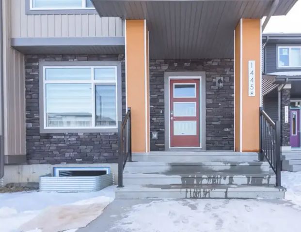 Charming 3-Bedroom House for Rent | 1445 Keswick Drive Southwest, Edmonton - Photo 1