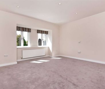 A stylish and contemporary home in historic Otford village. - Photo 4