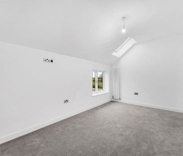 2 bedroom end of terrace house to rent - Photo 3