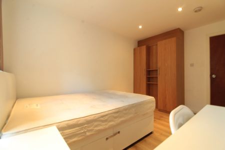 Room in a Shared Flat, Finch House, SE8 - Photo 3