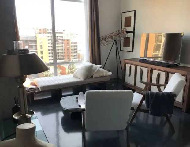 Tastefully furnished unit in the beltline - 3 blocks from 17 ave | 703 - 1319 14 Avenue Southwest, Calgary - Photo 1