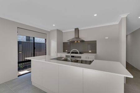 Three Bedroom Home Available in Baldivis - Photo 3