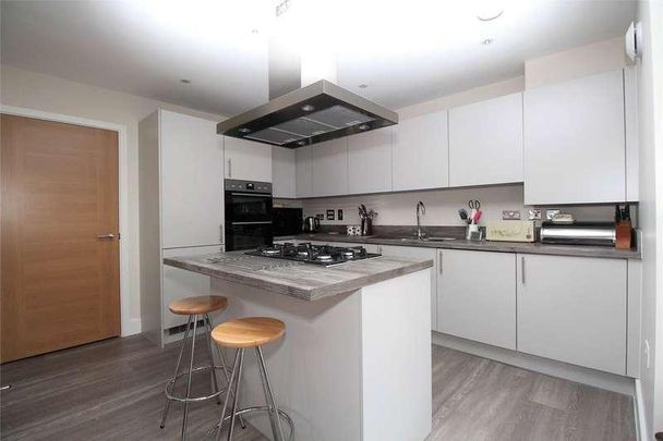 Rowden Way, Alton, Hampshire, GU34 - Photo 1