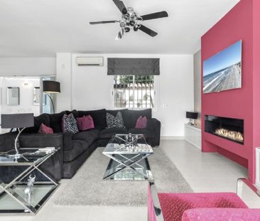 3 Bedroom Townhouse For Rent in Nueva Andalucía, Málaga - Photo 6