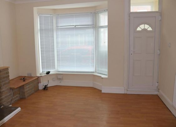 2 bedroom end of terrace house to rent - Photo 1
