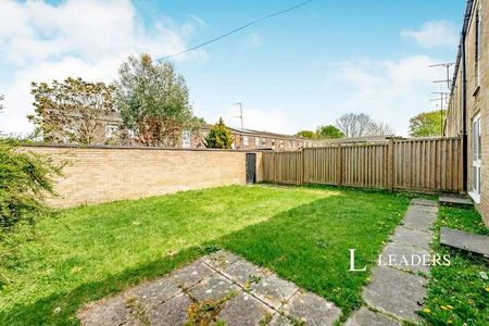 Fennel Crescent, Broadfield, RH11 - Photo 5