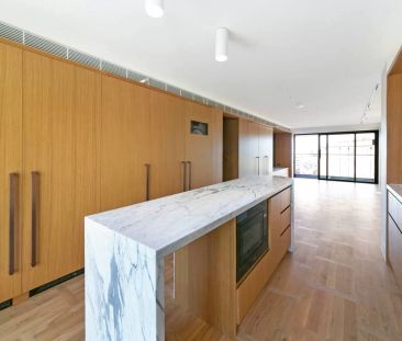 Timeless Luxury in an Iconic Sydney Setting - Photo 3