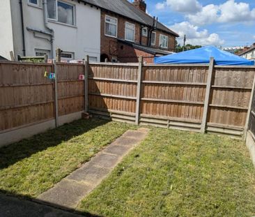 2 bedroom terraced house to rent - Photo 5