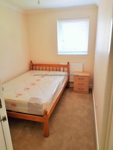 3 bedroom apartment to rent - Photo 3