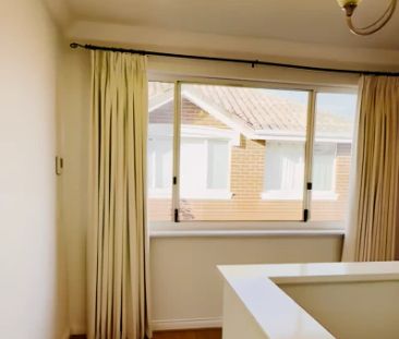 3B2B-third room - Photo 2