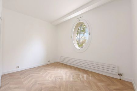 Appartement • Paris 4ème - Photo 3