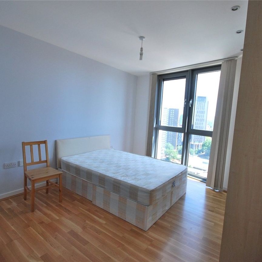 2 Bed Penthouse, Icona Point, E15 - Photo 1