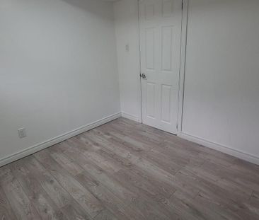 For Lease - 24 Chilton Drive, Hamilton, Ontario - Photo 3