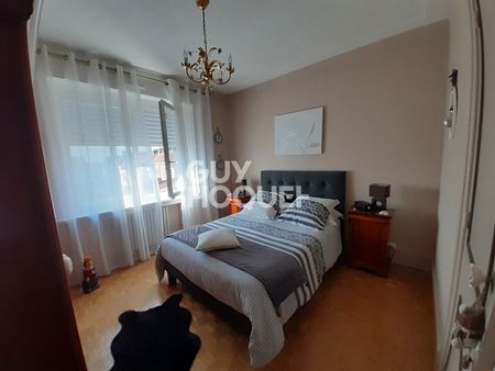 Location Appartement 4 pièces 119m² - Photo 2