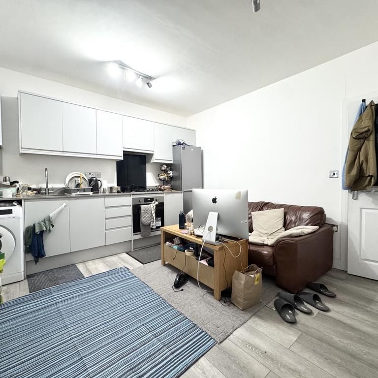 1 bedroom flat to rent - Photo 1