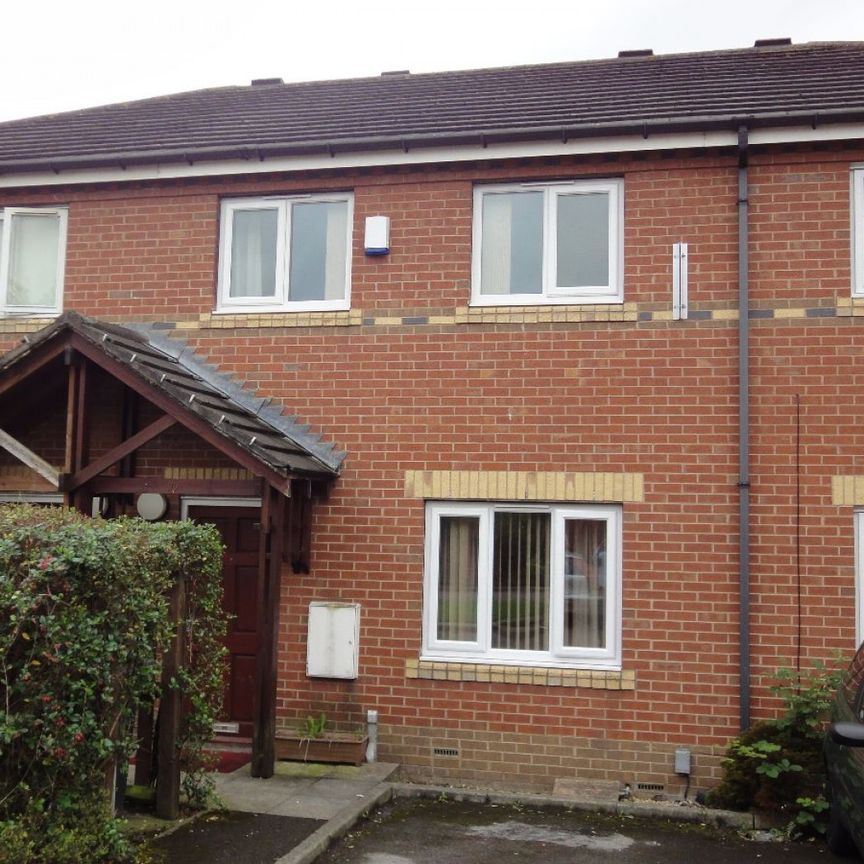 4 bed Terraced 99 Headford Gardens - Photo 1